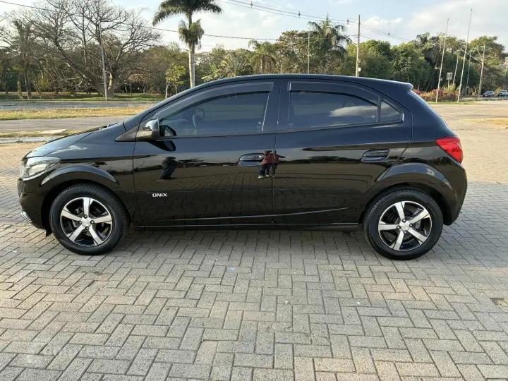 ONIX 1.4 MPFI LTZ 8V