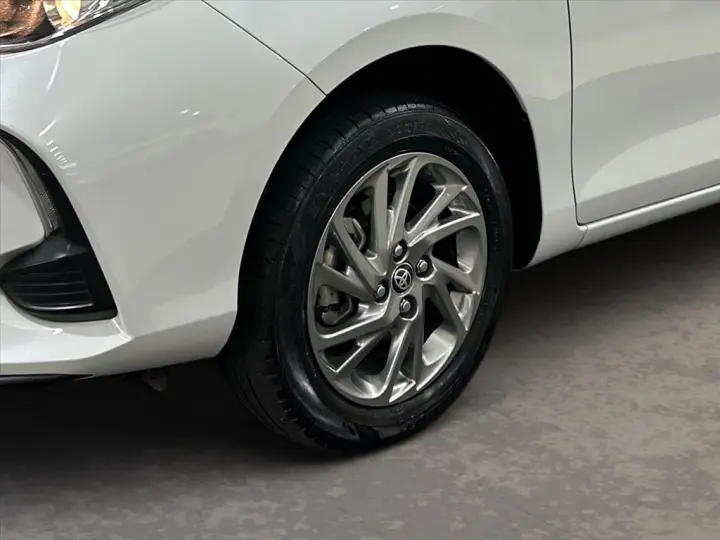 YARIS 1.5 16V FLEX SEDAN XS MULTIDRIVE