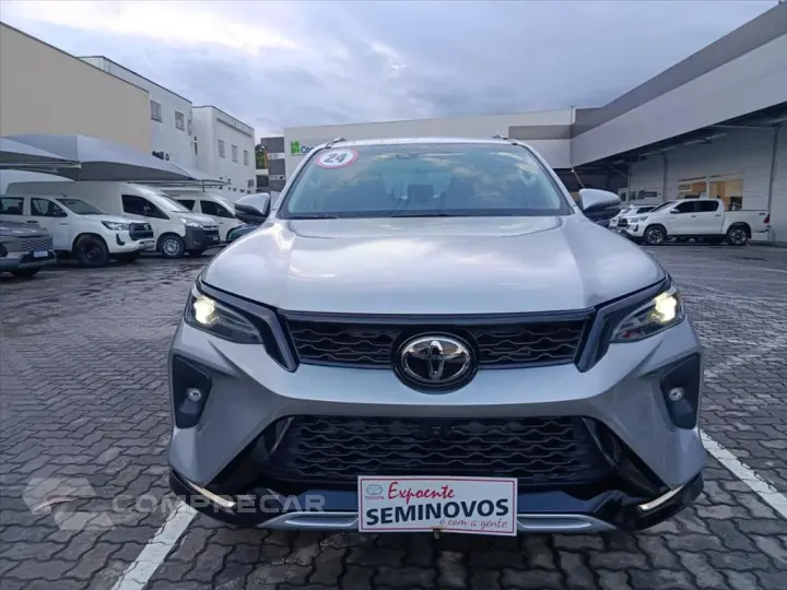 HILUX SW4 2.8 D-4D TURBO DIESEL SRX PLATINUM 4X4