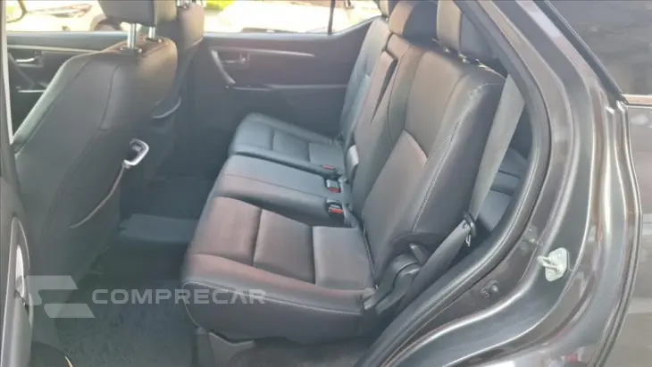 HILUX SW4 2.8 D-4D TURBO DIESEL SRX PLATINUM 7L 4