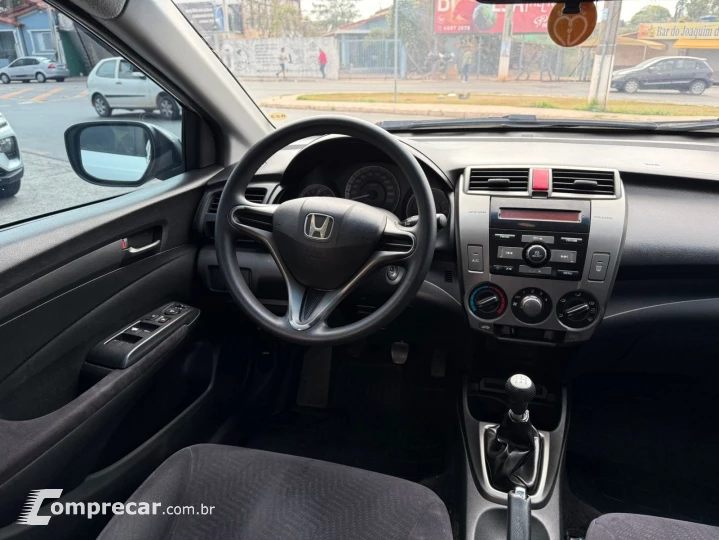 CITY 1.5 LX Sedan 16V