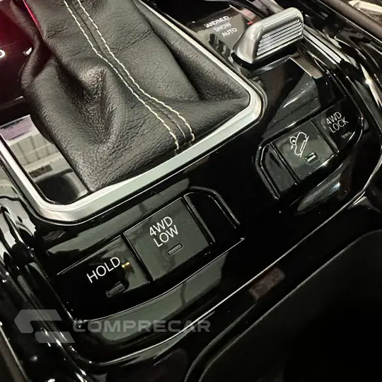 Commander Overl. 2.2 TD 4x4 Diesel Aut.