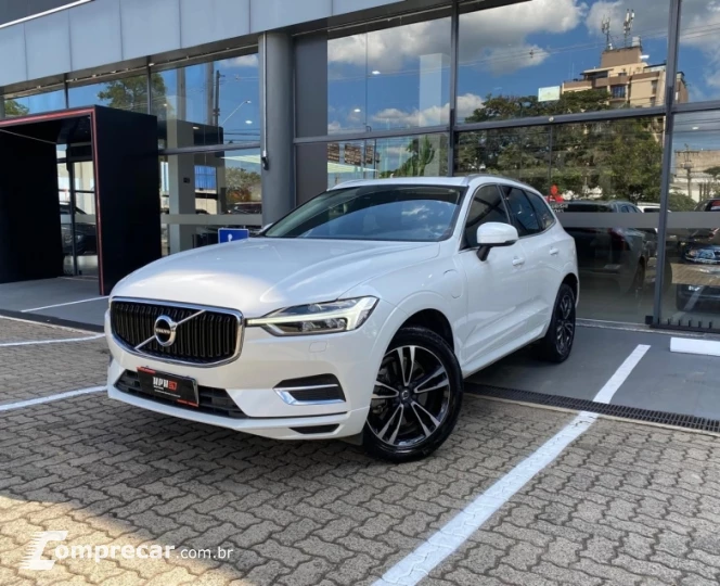 XC60 2.0 T8 Hybrid Momentum AWD Geartronic