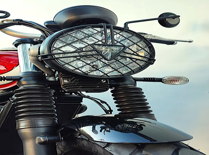 TRIUMPH STREET SCRAMBLER