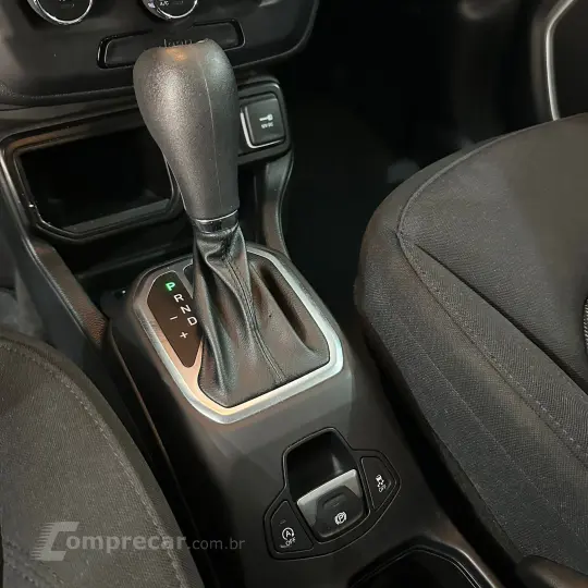 Renegade STD 1.8 4x2 Flex 16v Aut.