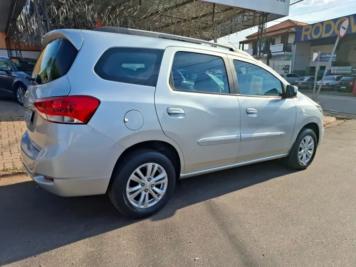 Spin 1.8 Lt 8V Flex 4P Automático