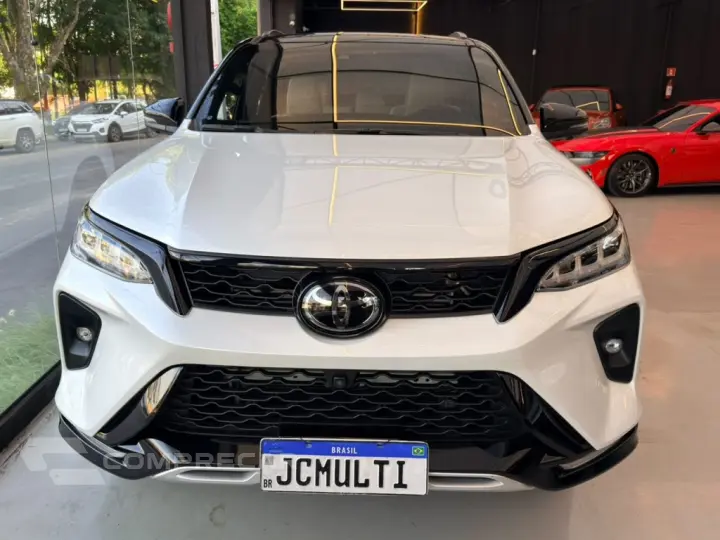 HILUX SW4 2.8 D-4D TURBO DIESEL DIAMOND 7L 4X4 AUTOMÁTICO