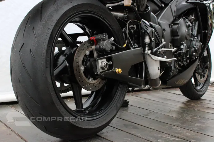 YAMAHA YZF R1