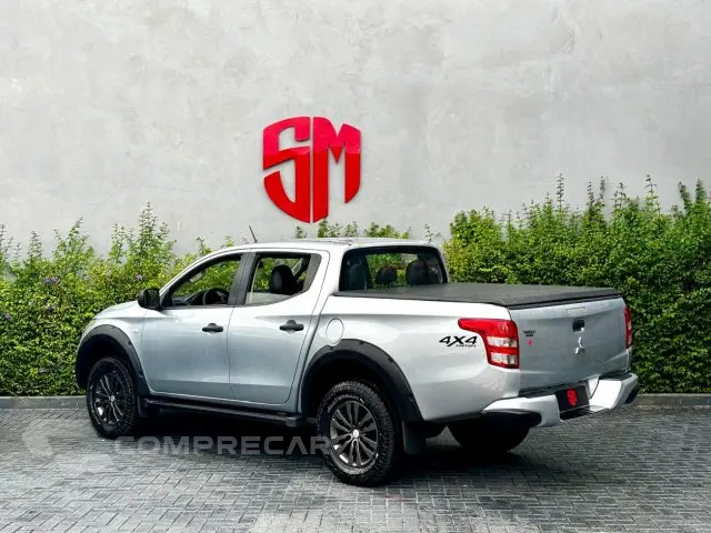 L200 TRITON - 2.4 16V TURBO SPORT GLX CD 4P 4X4 MANUAL