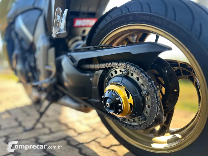 CB 1000R