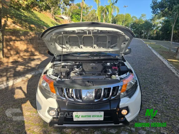 L200 TRITON 2.4 16V TURBO DIESEL OUTDOOR GLS CD 4