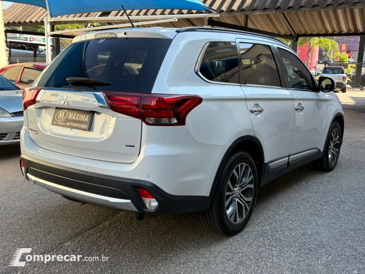 OUTLANDER 2.2 Mivec Di-d Hpe-s AWD