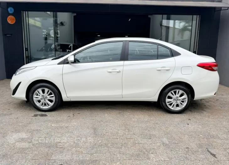 YARIS 1.5 16V Sedan XL