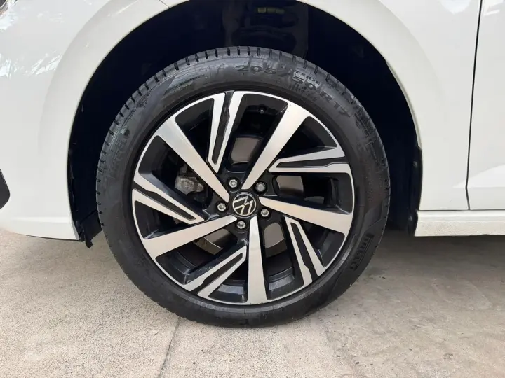 Virtus 1.0 200 Tsi Highline Automático