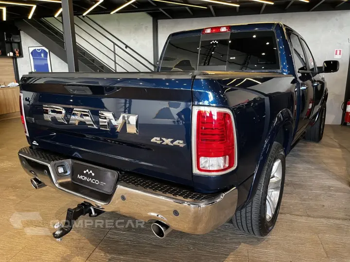 Classic 5.7 V8 32V 4P HEMI LARAMIE AUTOMÁTICO