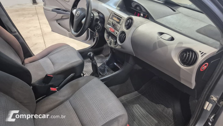 ETIOS 1.5 XS Sedan 16V
