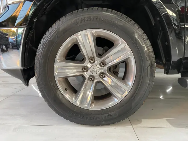 CLASSIC LARAMIE 5.7 CD V8 4X4 Aut.