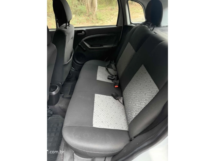FIESTA 1.6 MPI Class Hatch 8V
