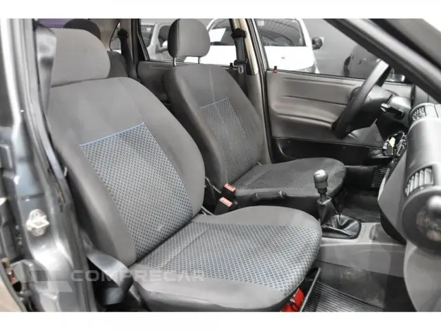 CLASSIC - 1.0 MPFI LS 8V 4P MANUAL