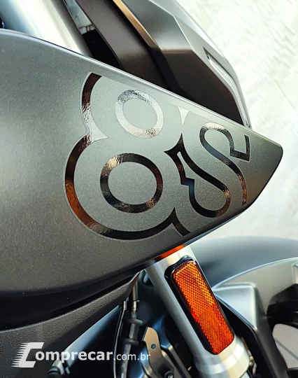 SUZUKI GSX-8S