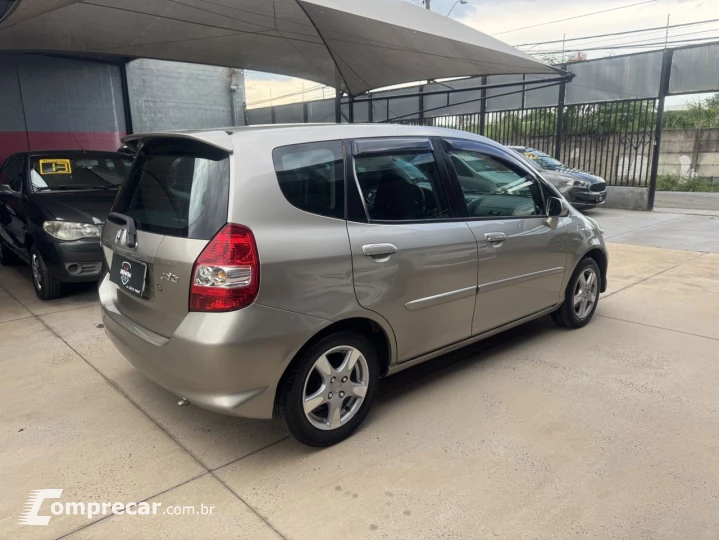 Fit 1.4 16V 4P LX FLEX