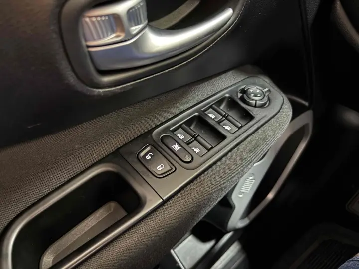 RENEGADE 1.8 16V FLEX 4P AUTOMÁTICO