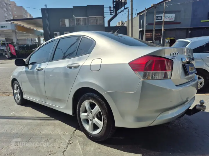 CITY 1.5 LX Sedan 16V