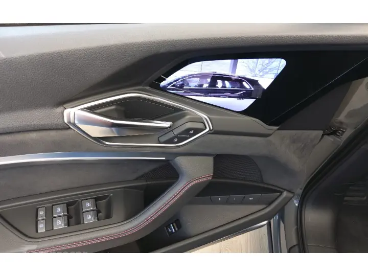 Q8 E-TRON 55 ELÉTRICO LAUNCH EDITION QUATTRO