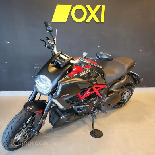 DIAVEL 1198 Carbon