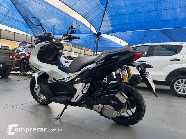 ADV 150 - SCOOTER