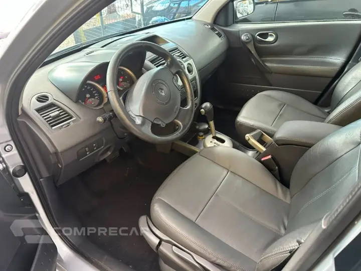 Megane Sedan Dynamique 2.0 16V Aut.