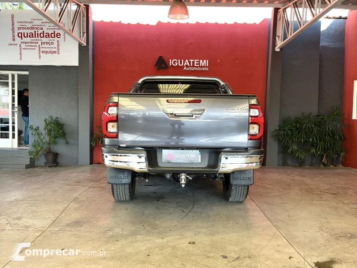 HILUX 2.8 D-4D TURBO DIESEL CD SRX 4X4 AUTOMÁTICO