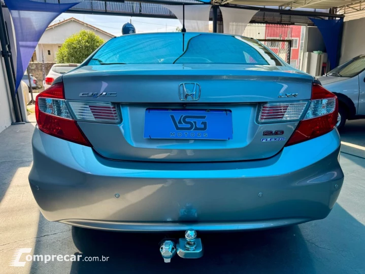 Civic 2.0 16V 4P LXR