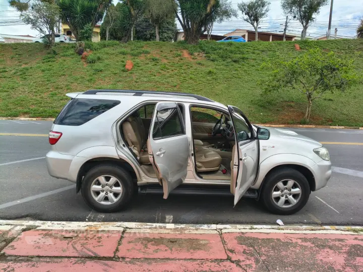 HILUX SW4 3.0 SRV 4X4 7 Lugares 16V Turbo Intercooler