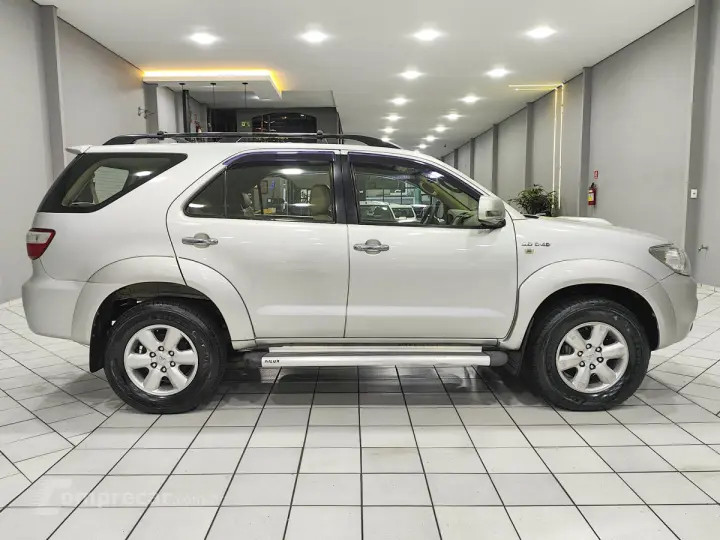 Hilux SW4 SRV D4-D 4x4 3.0 TDI Dies. Aut