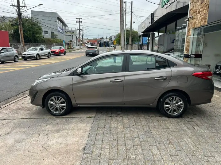 YARIS 1.5 16V FLEX SEDAN XL PLUS CONNECT MULTIDRIVE