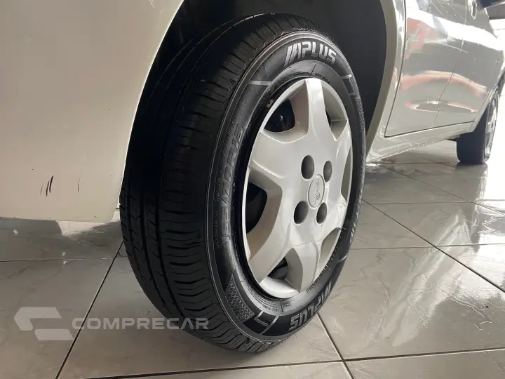 CELTA 1.0 MPFI LT 8V