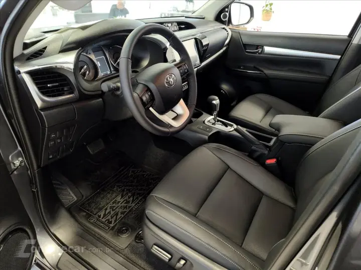 HILUX 2.8 D-4D TURBO DIESEL CD SRX 4X4 AUTOMÁTICO