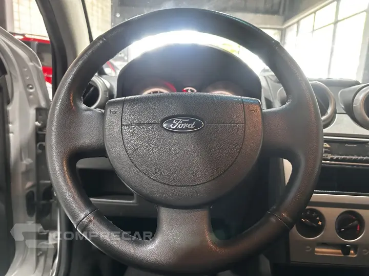 FIESTA 1.6 ROCAM SE SEDAN 8V FLEX 4P MANUAL