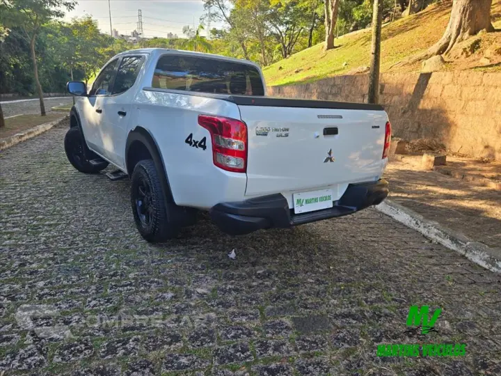 L200 TRITON 2.4 16V TURBO DIESEL OUTDOOR GLS CD 4