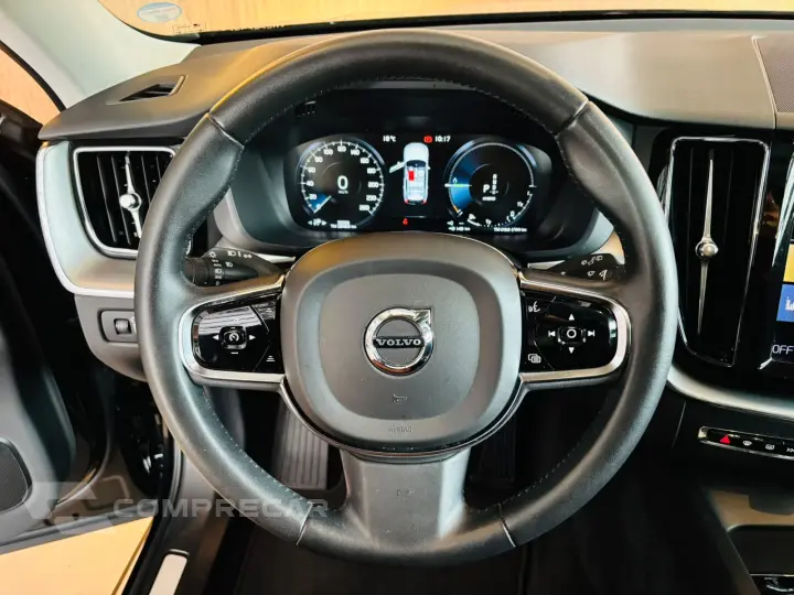 XC60 2.0 T8 Hybrid Momentum AWD Geartronic