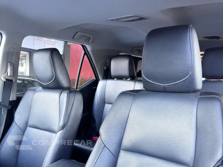 HILUX SW4 2.8 D-4D TURBO DIESEL SRX 7L 4X4 AUTOMÁTICO