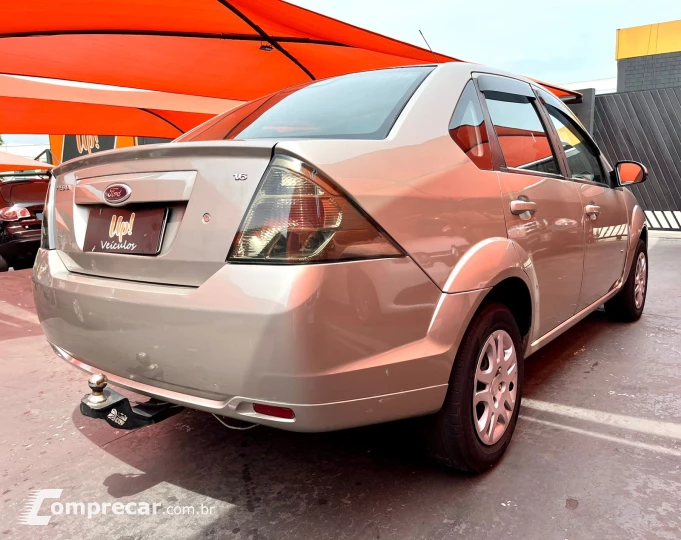 FIESTA 1.6 MPI Sedan 8V