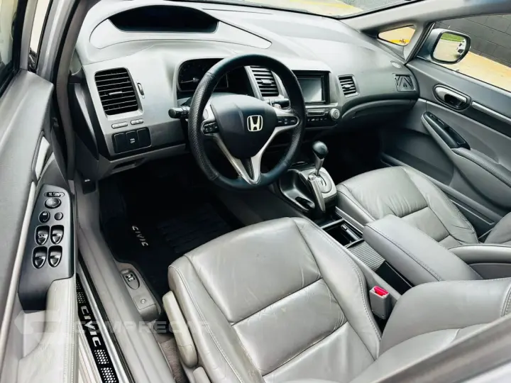Civic 1.8 16V 4P EXS AUTOMÁTICO