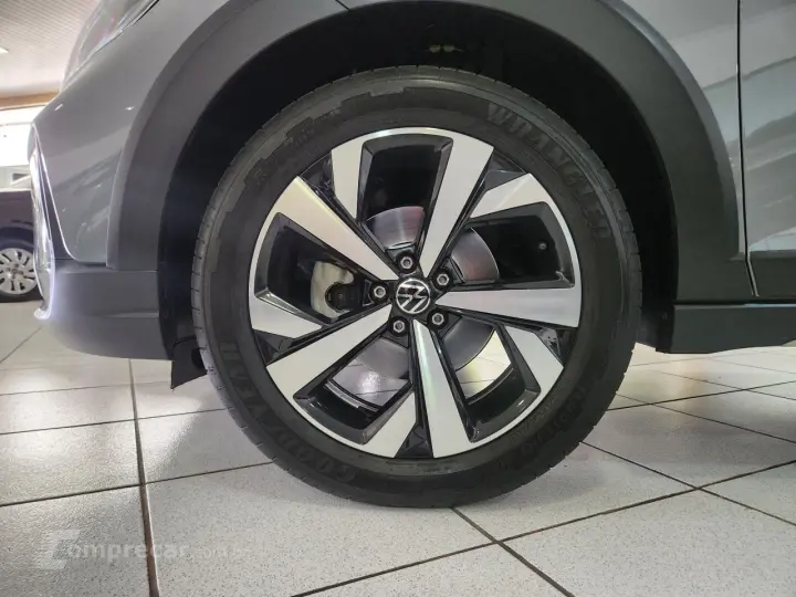 Nivus 1.0 4P FLEX 200 TSI HIGHLINE TURBO AUTOMÁTICO