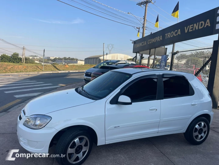 CELTA 1.0 MPFI LT 8V