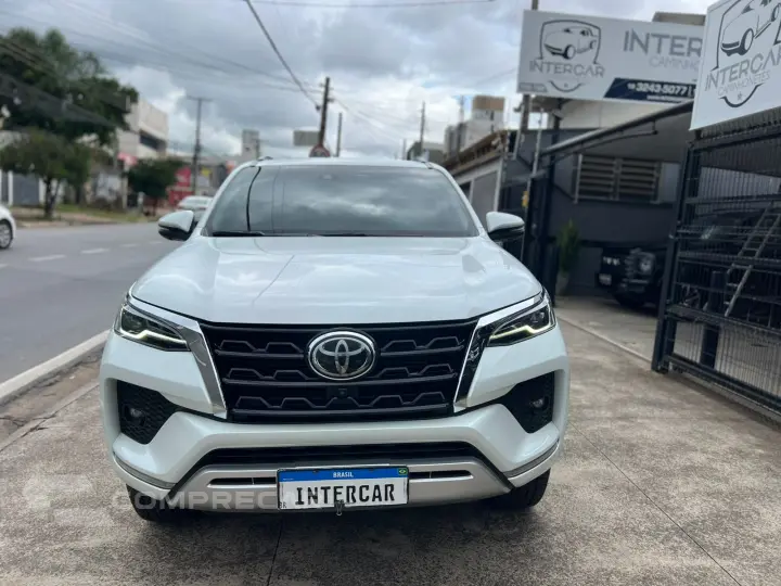 HILUX SW4 2.8 D-4d Turbo SRX 7L 4X4