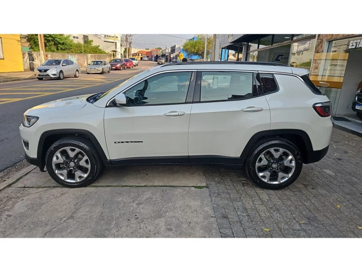 COMPASS 2.0 16V FLEX LONGITUDE AUTOMÁTICO
