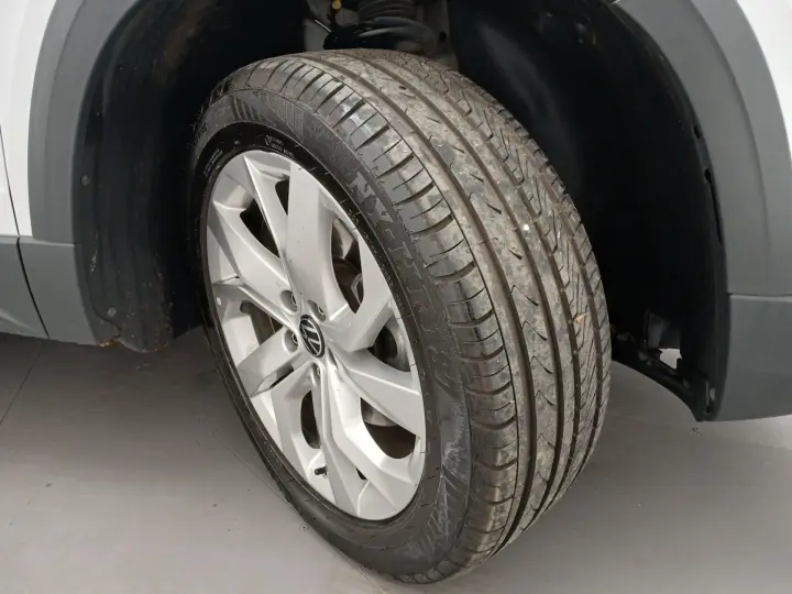 TAOS 1.4 250 TSI TOTAL FLEX COMFORTLINE AUTOMÁTICO