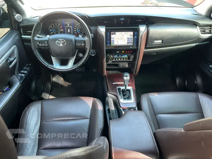 HILUX SW4 2.7 SRV 7 Lugares 4X2 16V